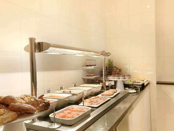 Enjoy breakfast at Hyde Park Premier Hotel
