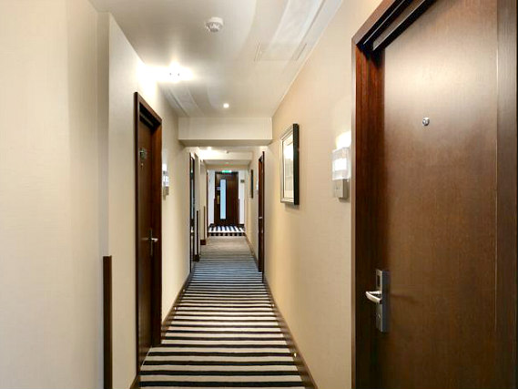Common areas at Hyde Park Premier Hotel