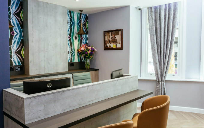 The friendly Reception staff at Oliver Plaza Hotel will offer you a warm welcome