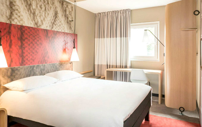 A comfortable double room at Ibis Hotel Heathrow