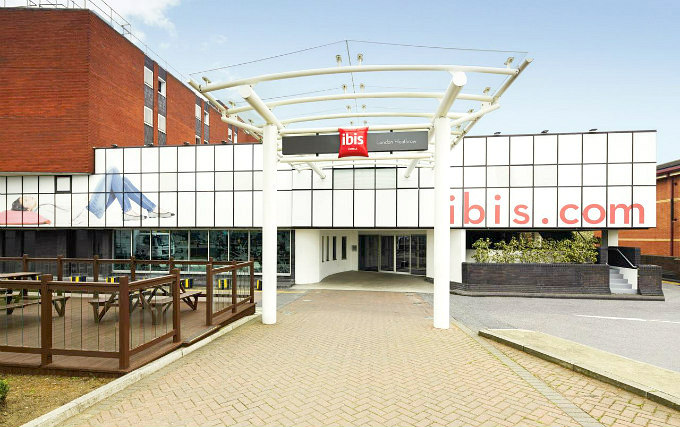 An exterior view of Ibis Hotel Heathrow