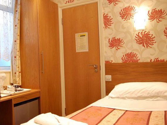 Single rooms at Anchor House Hotel provide privacy