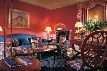 The relaxing lounge area in the Sheraton Belgravia