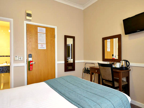 A double room at The Princes Square Hotel is perfect for a couple
