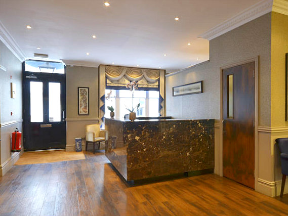 Staff at The Princes Square Hotel speak Russian, Portuguese, English, Greek, Bulgarian and Arabic