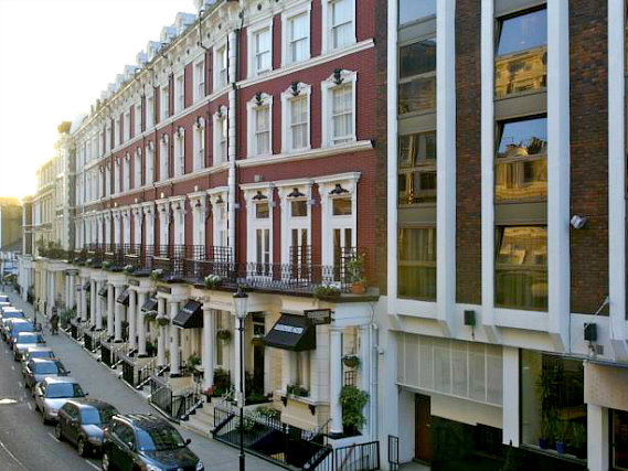 Enterprise Hotel London is situated in a prime location in Earls Court close to Earls Court Exhibition Centre