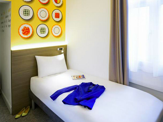 A single room at Enterprise Hotel London