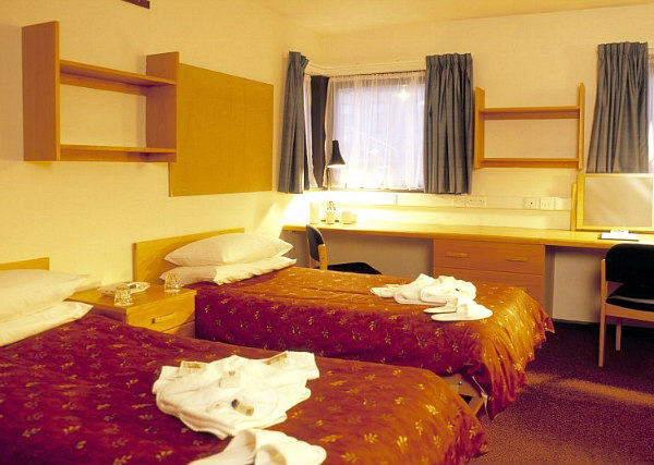 A twin room at Collingwood College
