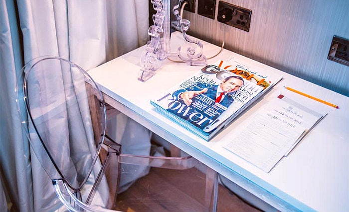 Most rooms have desks