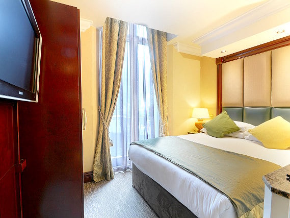 A typical double room at Shaftesbury Premier London Paddington Hotel