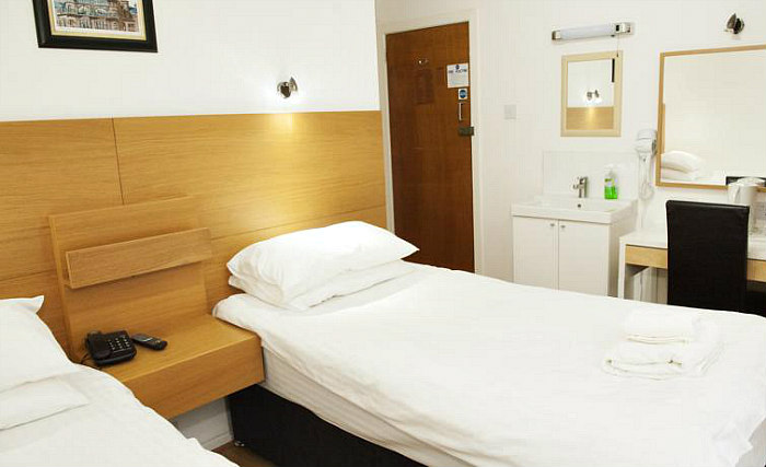 Une chambre avec lits jumeaux de Charing Cross Hotel