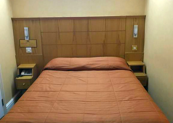 A double room at Beverley City Hotel