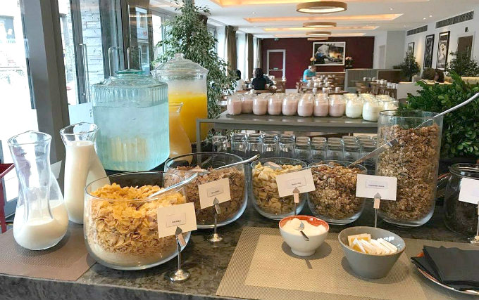 Enjoy a delicious Breakfast at City Hotel London