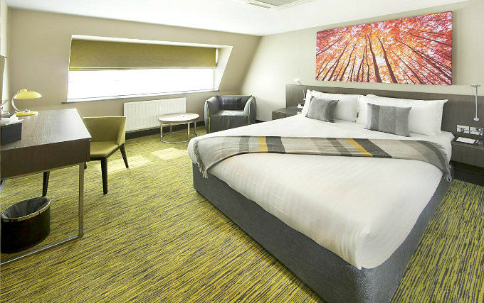 A comfortable double room at City Hotel London