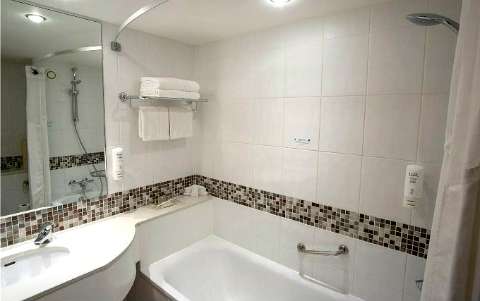 A typical shower system at Holiday Inn Brentford Lock