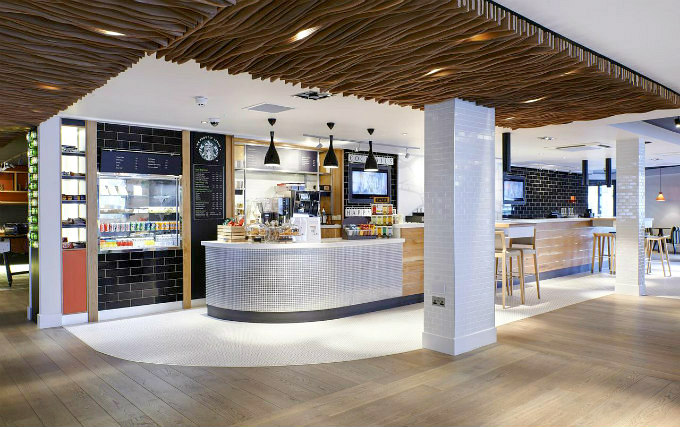 Breakfast at Holiday Inn Brentford Lock