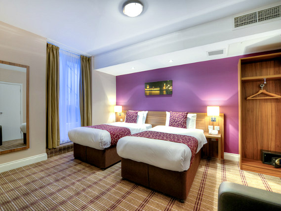 A twin room at Comfort Inn Kings Cross is perfect for two guests