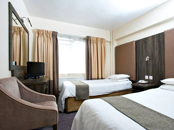 Triple rooms at Hotel Lily are the ideal choice for groups of friends or families
