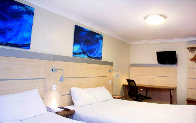 A typical quad room at Comfort Inn Victoria