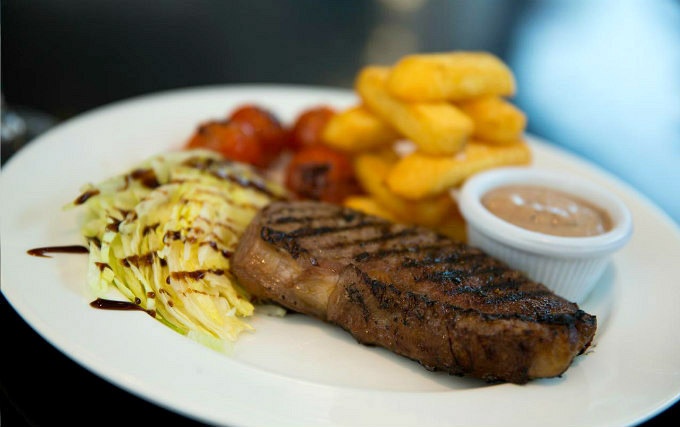 Enjoy a delicious Breakfast at Holiday Inn Express London Stratford