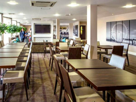 A place to eat at Holiday Inn Express Royal Docks