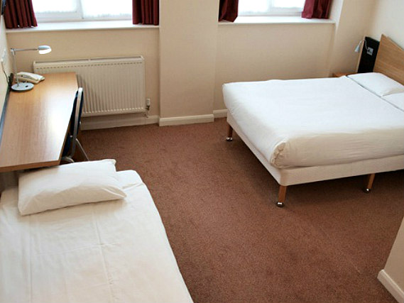 Triple rooms at Vauxhall Hotel are the ideal choice for groups of friends or families