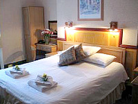 Double room at the Lincoln House