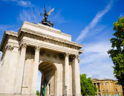 Book Accommodation near Hyde Park