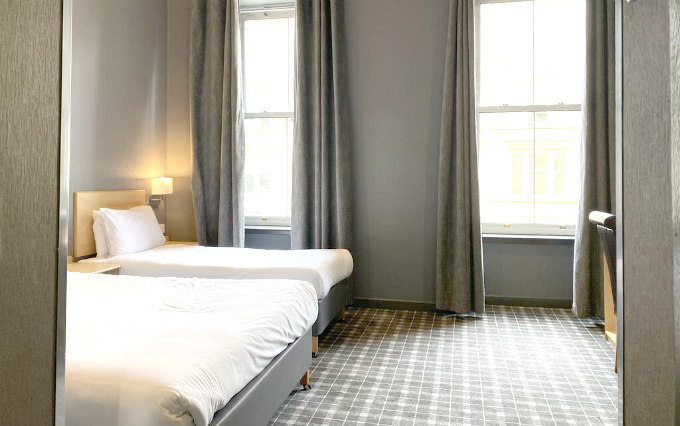 A typical triple room at Devoncove Hotel Glasgow