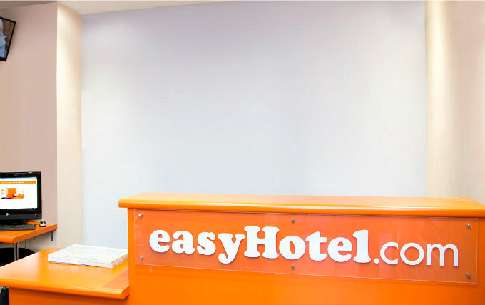 The friendly Reception staff at Boulevard Hotel will offer you a warm welcome