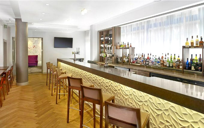 Bar at DoubleTree by Hilton London Angel Kings Cross