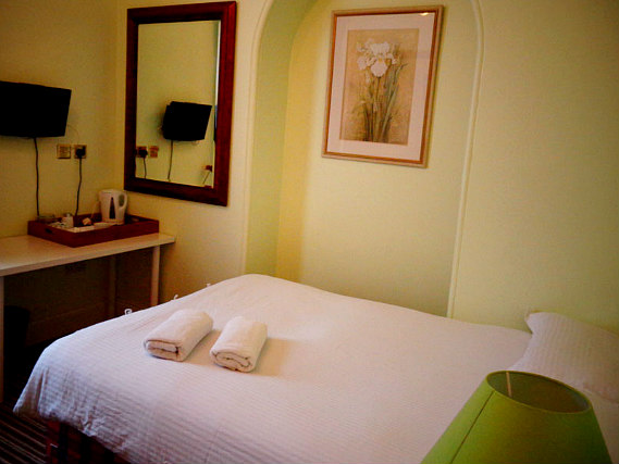A typical double room at Aron Guest House