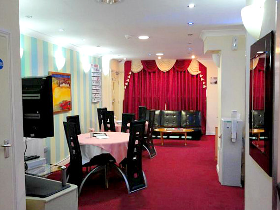 A place to eat at City View Hotel Roman Road Market