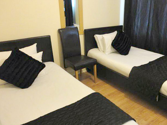A twin room at City View Hotel Roman Road Market