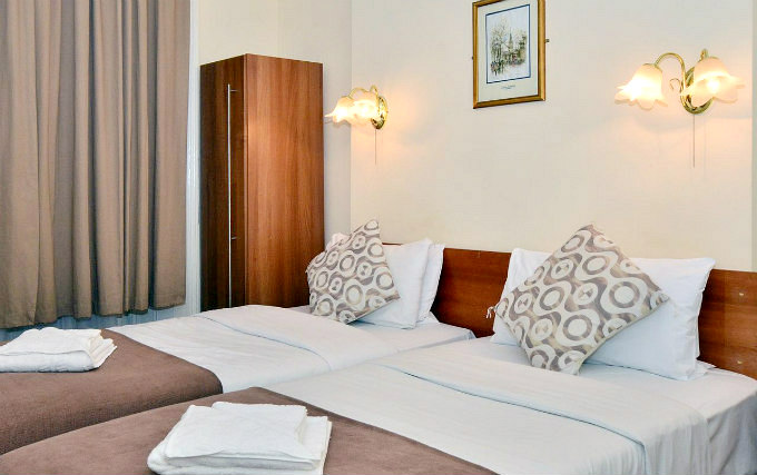 Twin room at So Paddington Hotel