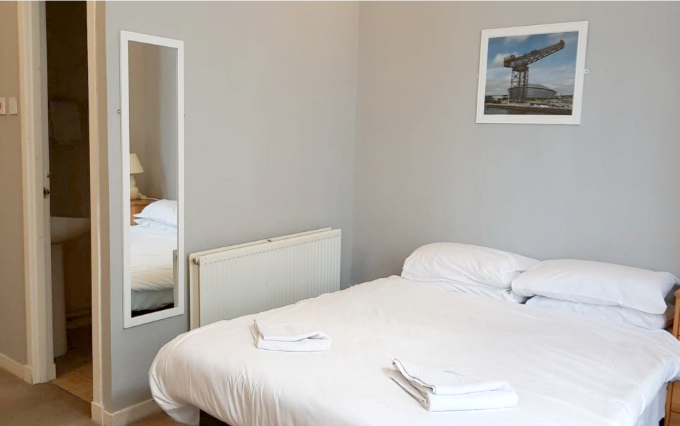 A comfortable double room at Beersbridge Hotel