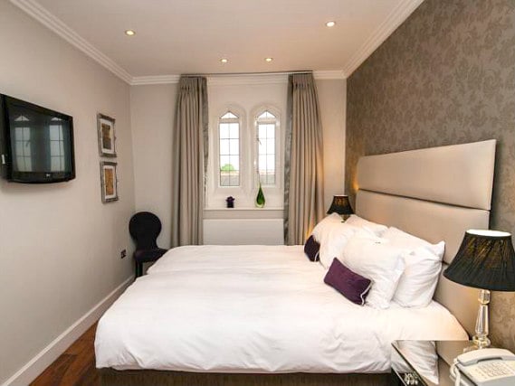 Triple rooms at The Pillar Hotel London are the ideal choice for groups of friends or families