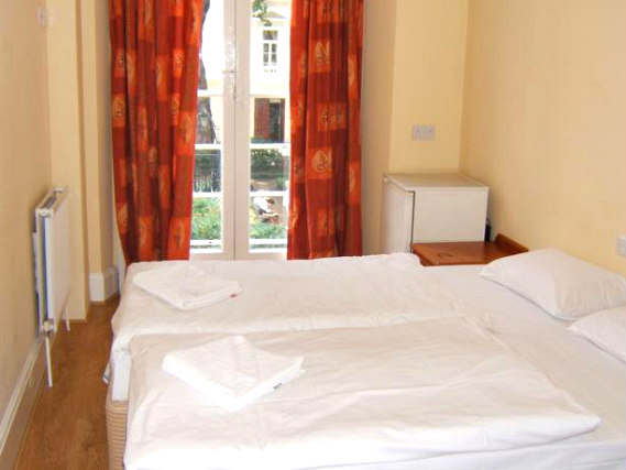 A typical room at London Lodge Hostel