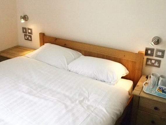 A double room at Earls Court Garden Hostel is perfect for a couple