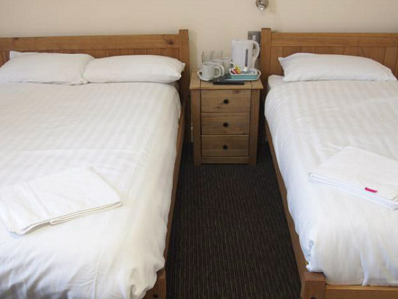 Triple rooms at Earls Court Garden Hostel are the ideal choice for groups of friends or families