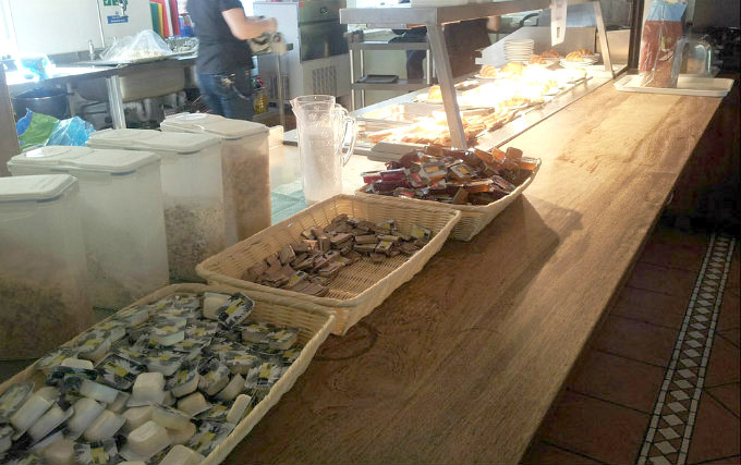 Breakfast at Brondesbury Budget Rooms