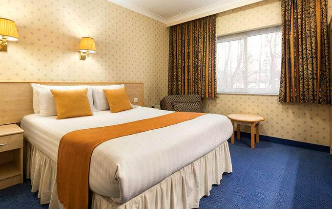 A typical double room at Oyo Flagship London Finchley