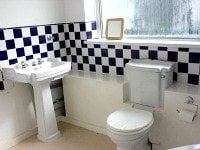 London Guest House Abbey Wood shared bathroom