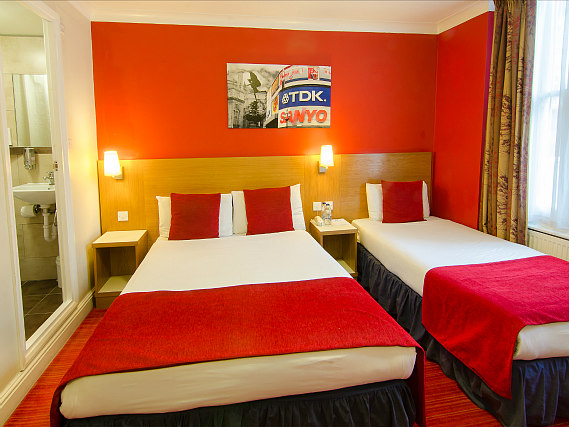Triple rooms at Comfort Inn London - Westminster are the ideal choice for groups of friends or families
