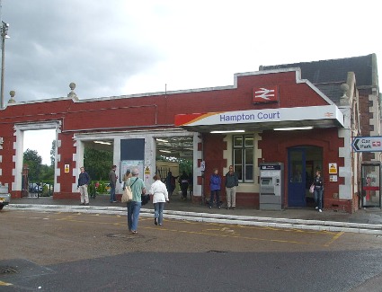 Hotels near Hampton Court Train Station from £12.50
