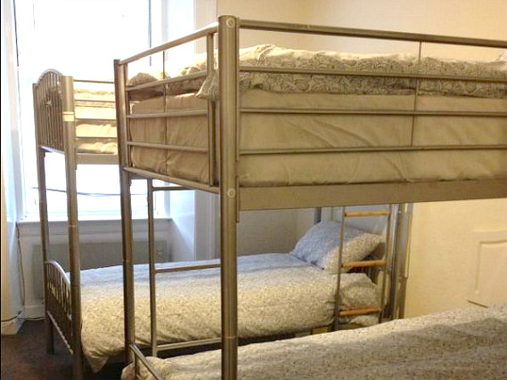 Coming to Glasgow for a couple of nights? The dorm rooms at St Enoch Hotel are cheap and great for friends staying for a couple of nights.