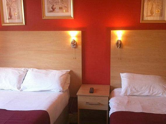 Triple rooms at City Inn Express are the ideal choice for groups of friends or families