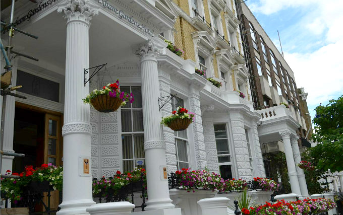 An exterior view of Shellbourne Hotel