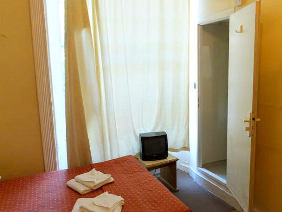 A double room at Lonsdale hotel