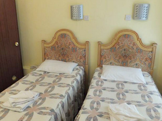 A twin room at Lonsdale hotel is perfect for two guests